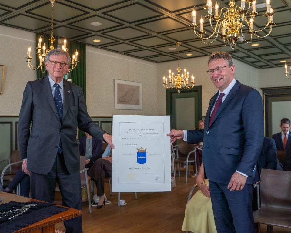 Burgemeester Bart Jaspers Faijer over de kroon op het gemeentewapen